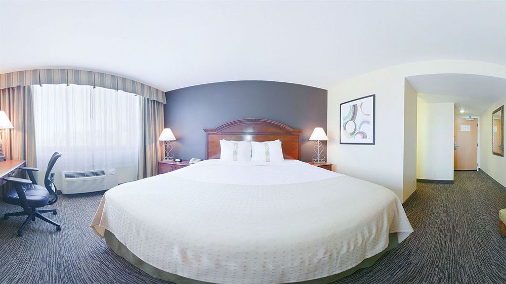 Resort & By Ihg